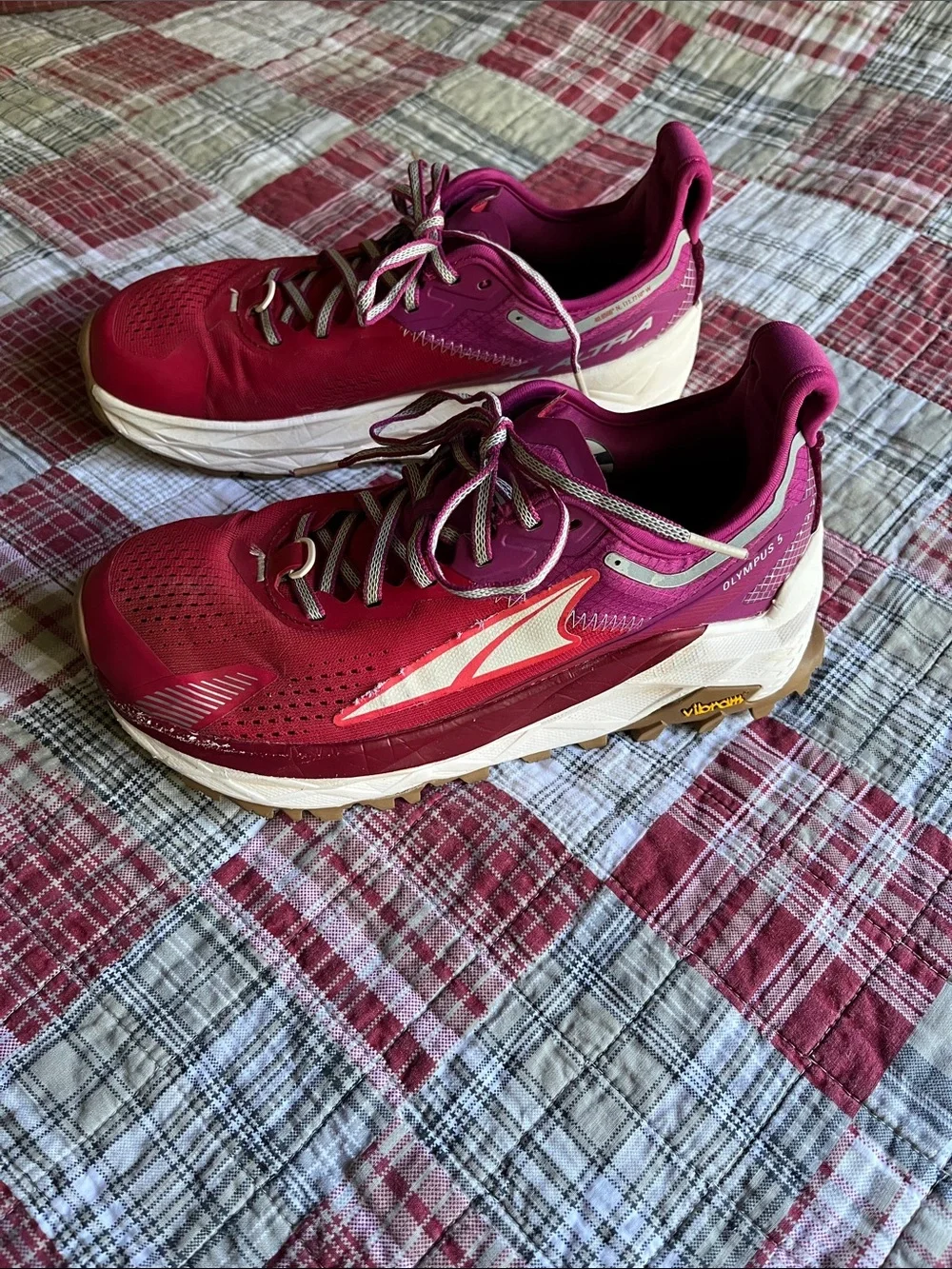 Altra Women's Pink and Magenta Running Shoes